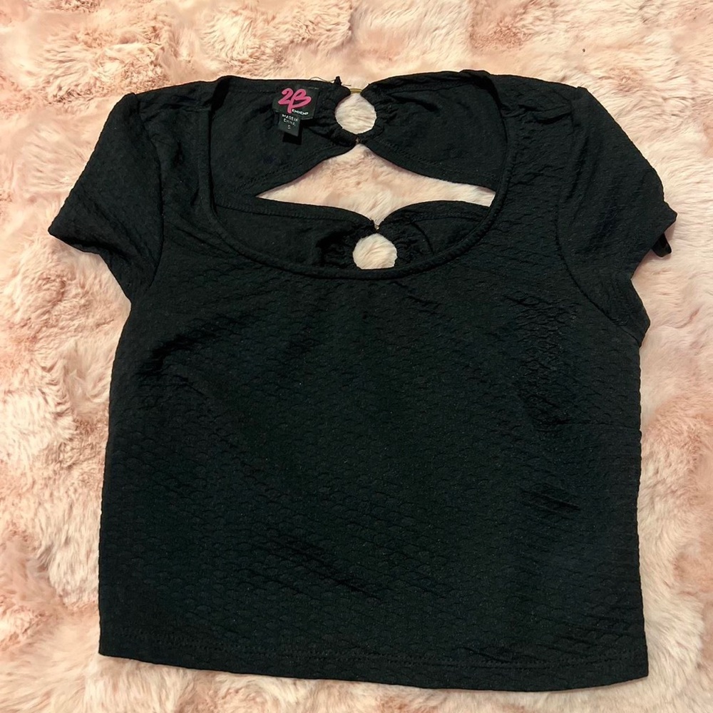 cropped black bebe top ❤️‍🔥
size small